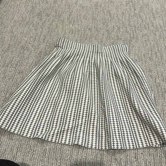 New with tags CLUB MONACO skirt size small - Picture 1 of 2